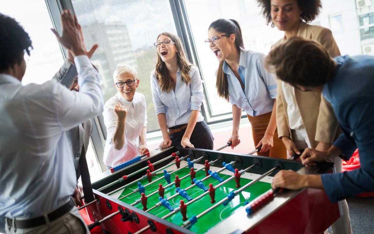 why-you-should-play-games-with-coworkers